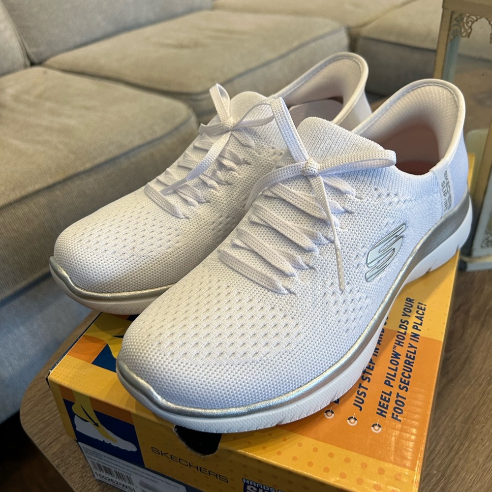 New in Box Skechers White Slip-ins Shoes 7.5